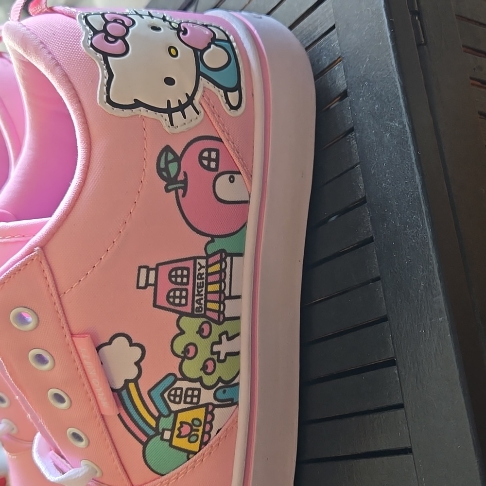 NWT Women's Pro 20 Hello Kitty Heelys in size 7 & in color Pink. - Picture 3 of 9